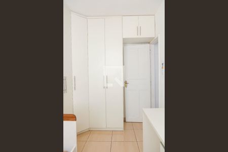 Quarto 1 de apartamento para alugar com 2 quartos, 56m² em Tomas Coelho RJ, Rio de Janeiro