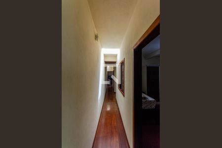 Corredor de casa à venda com 6 quartos, 334m² em Jardim Peri, São Paulo