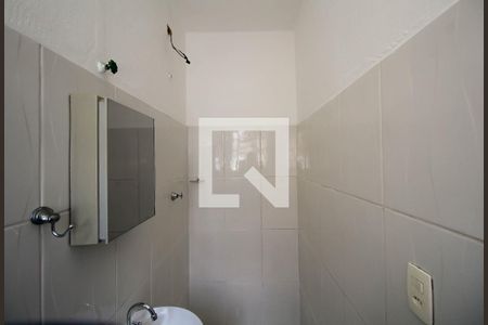 Banheiro de casa para alugar com 1 quarto, 33m² em Vila California, São Paulo