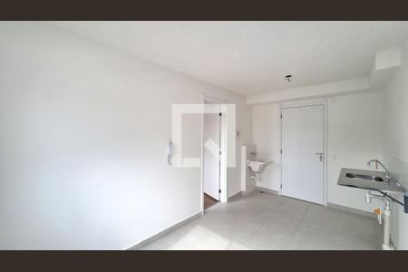 Sala/Cozinha/Area de Serviço de apartamento para alugar com 1 quarto, 25m² em Parque Industrial Tomas Edson, São Paulo