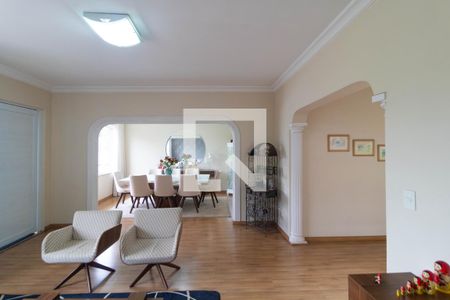 Salas de casa à venda com 4 quartos, 310m² em Vila Nogueira, Campinas