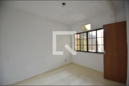 Quarto 1 de casa para alugar com 2 quartos, 45m² em Jardim Sulacap, Rio de Janeiro
