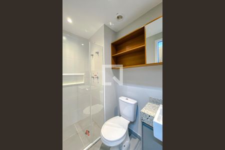 Banheiro de kitnet/studio para alugar com 1 quarto, 27m² em Vila Mariana, São Paulo