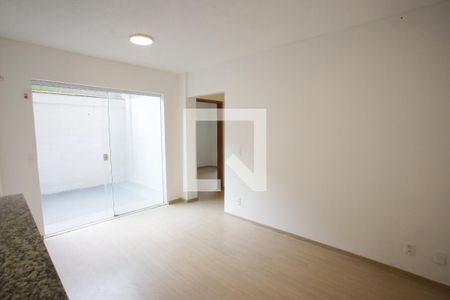 Sala de apartamento para alugar com 2 quartos, 60m² em Taquara, Rio de Janeiro
