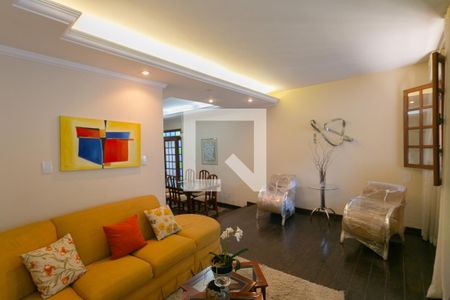 Casa à venda com 3 quartos, 315m² em Itapoã, Belo Horizonte