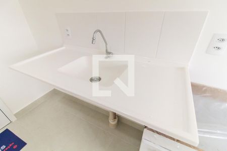Sala/Cozinha de apartamento para alugar com 2 quartos, 32m² em Vila Carmosina, São Paulo