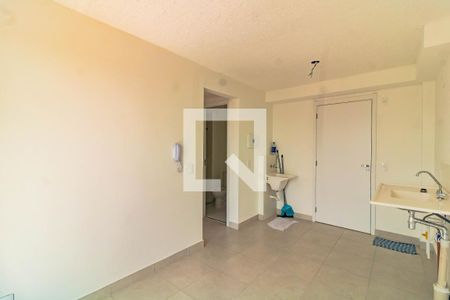 Sala/Cozinha de apartamento para alugar com 2 quartos, 34m² em Jardim Itacolomi, São Paulo