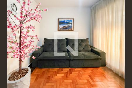 Sala de casa à venda com 3 quartos, 400m² em Sagrada Família, Belo Horizonte