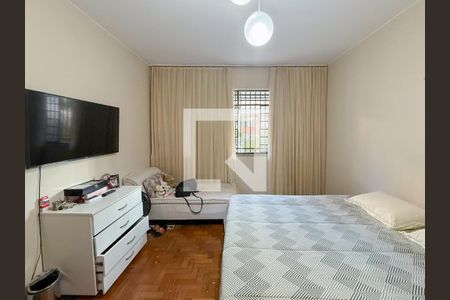 Quarto 1 de casa à venda com 3 quartos, 400m² em Sagrada Família, Belo Horizonte