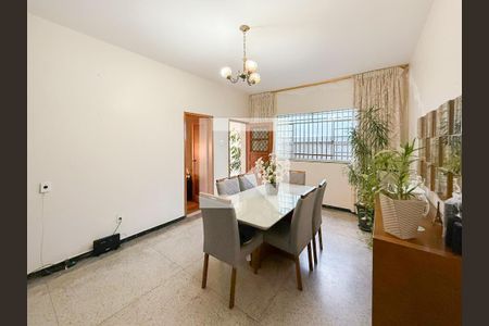 Sala de jantar de casa à venda com 3 quartos, 400m² em Sagrada Família, Belo Horizonte