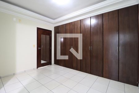 Quarto 1 - Suíte de casa para alugar com 4 quartos, 219m² em Vigilato Pereira, Uberlândia