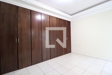 Quarto 1 - Suíte de casa para alugar com 4 quartos, 219m² em Vigilato Pereira, Uberlândia