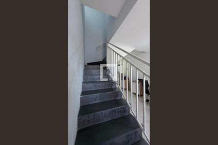 Escada de casa de condomínio à venda com 2 quartos, 63m² em Conjunto Residencial Souza Queiroz, Campinas