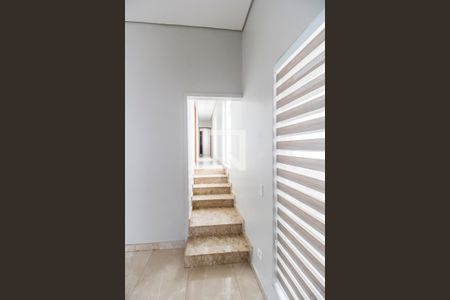 Corredor de casa de condomínio para alugar com 3 quartos, 259m² em Parque Sinai, Santana de Parnaíba