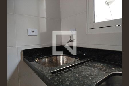 Cozinha de apartamento para alugar com 1 quarto, 30m² em Vila Carrão, São Paulo