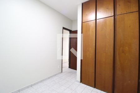 Quarto 1 de apartamento para alugar com 3 quartos, 78m² em Segismundo Pereira, Uberlândia