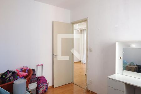 Quarto 2 de apartamento para alugar com 2 quartos, 64m² em Vila Carmosina, São Paulo