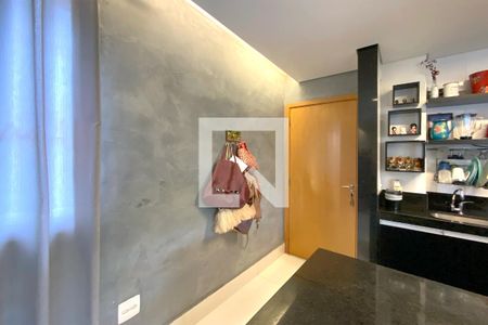 Entrada de apartamento à venda com 2 quartos, 70m² em Serra, Belo Horizonte