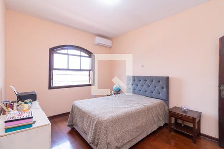 Suíte de casa à venda com 3 quartos, 308m² em Jardim Piratininga, São Paulo