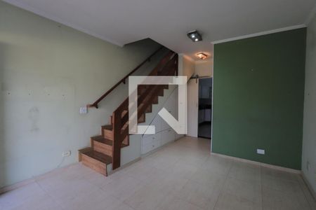 Sala de casa de condomínio para alugar com 2 quartos, 85m² em Vila Moreira, São Paulo