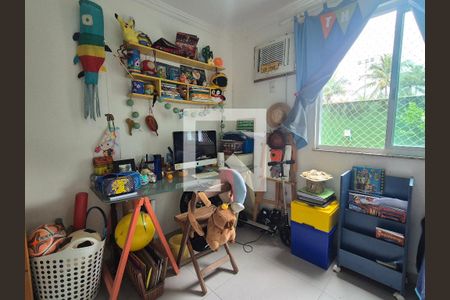 Quarto  de apartamento para alugar com 2 quartos, 85m² em Vargem Grande, Rio de Janeiro