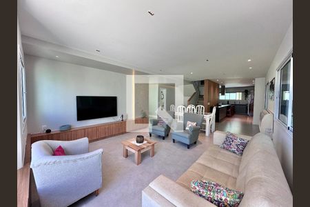 Sala de casa de condomínio para alugar com 4 quartos, 365m² em Recreio dos Bandeirantes, Rio de Janeiro