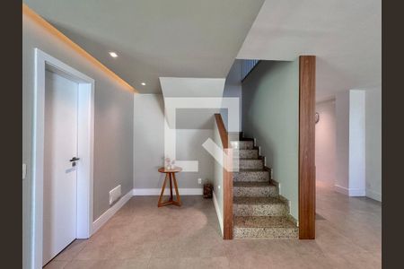 Sala de casa de condomínio para alugar com 4 quartos, 365m² em Recreio dos Bandeirantes, Rio de Janeiro