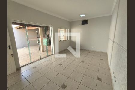 Sala 2 de casa para alugar com 3 quartos, 201m² em Nossa Senhora Aparecida, Uberlândia