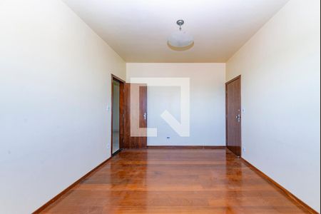 Sala 1 de apartamento para alugar com 4 quartos, 120m² em Parque Pedro Ii, Belo Horizonte