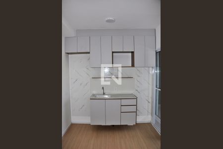 Detalhe - Sala e Cozinha Americana de apartamento para alugar com 2 quartos, 34m² em Vila Pereira Barreto, São Paulo