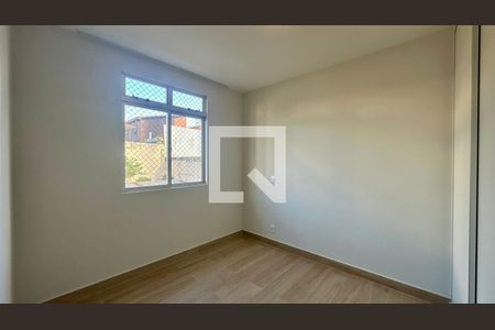 Quarto  de apartamento para alugar com 3 quartos, 80m² em Calafate, Belo Horizonte