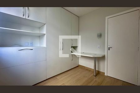 Quarto  de apartamento para alugar com 3 quartos, 80m² em Calafate, Belo Horizonte