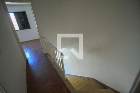 Escada de casa para alugar com 2 quartos, 100m² em Vila Prudente, São Paulo