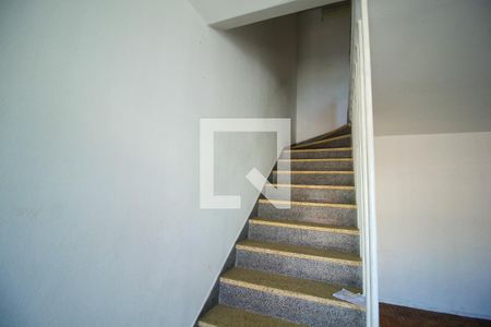 Escada de casa para alugar com 2 quartos, 100m² em Vila Prudente, São Paulo