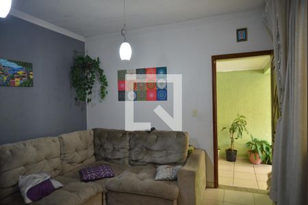 Sala de casa para alugar com 2 quartos, 161m² em Vila Pires, Santo André