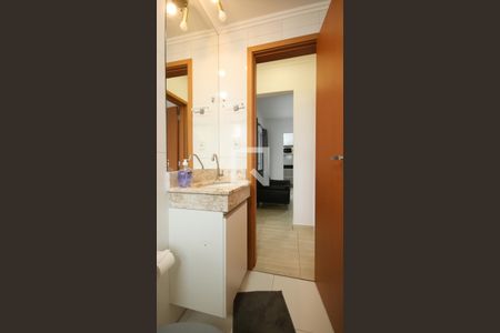 Banheiro Social de apartamento para alugar com 2 quartos, 65m² em Vila Caiçara, Praia Grande