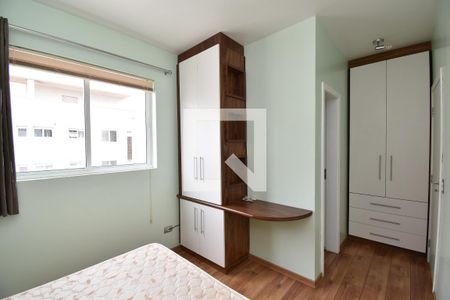 Suíte de apartamento para alugar com 2 quartos, 70m² em Centro, Curitiba