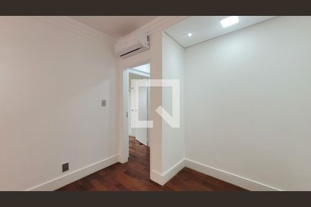 Sala de apartamento para alugar com 3 quartos, 97m² em Cambuí, Campinas