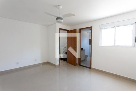 Suíte 1 de casa de condomínio para alugar com 3 quartos, 150m² em Vila Aricanduva, São Paulo