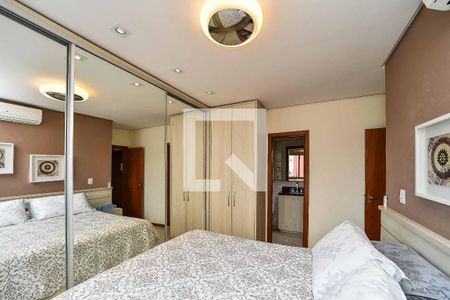 Suíte de apartamento à venda com 3 quartos, 222m² em São João, Porto Alegre