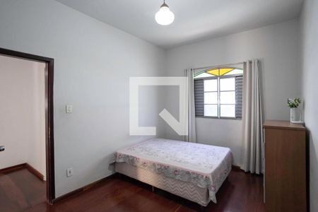 Quarto 1 de casa à venda com 3 quartos, 200m² em Vila Copacabana, Belo Horizonte