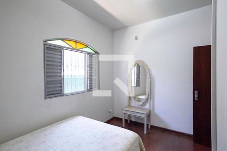 Quarto 2 de casa à venda com 3 quartos, 200m² em Vila Copacabana, Belo Horizonte