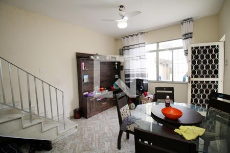 Sala de casa à venda com 2 quartos, 240m² em Irajá, Rio de Janeiro