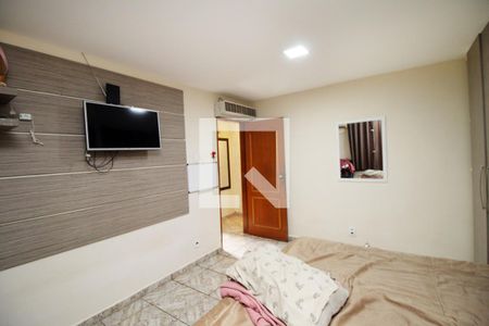Quarto 2 de casa à venda com 2 quartos, 240m² em Irajá, Rio de Janeiro