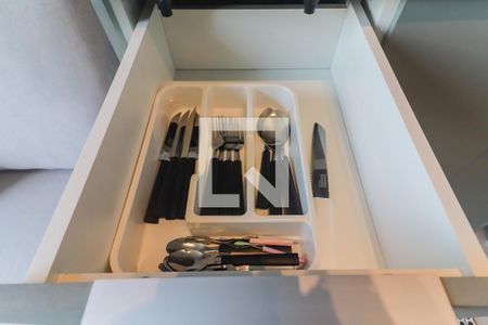 Cozinha de apartamento para alugar com 1 quarto, 24m² em Vila Butantã, São Paulo