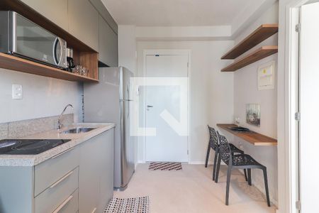 Cozinha de apartamento para alugar com 1 quarto, 24m² em Vila Butantã, São Paulo