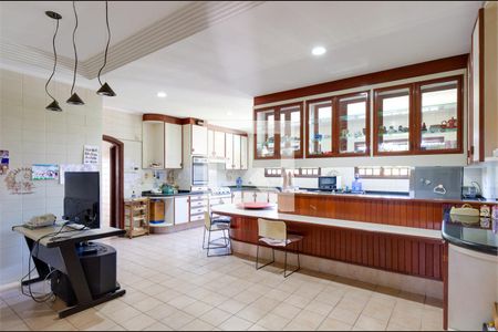 Casa à venda com 5 quartos, 1157m² em Jardim dos Estados, São Paulo