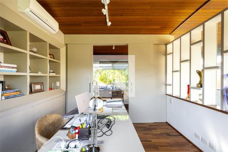 Casa à venda com 4 quartos, 481m² em Jardim dos Estados, São Paulo