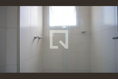 Banheiro  de apartamento à venda com 2 quartos, 70m² em Medianeira, Porto Alegre