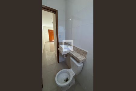 Banheiro de apartamento à venda com 2 quartos, 52m² em Vila Mazzei, Santo André